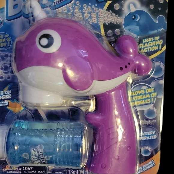 Blitz Bubbles Light up Narwhal Bubbler! Horn& body light up as it Blows a stream - Picture 3 of 4